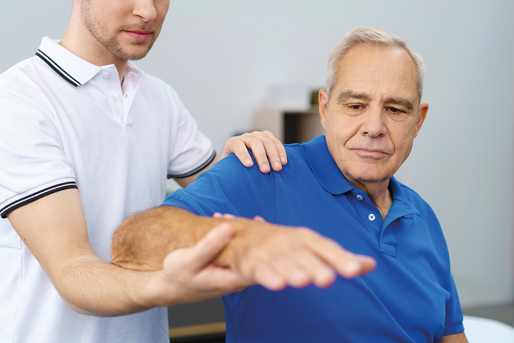 Physiotherapie als Nachbehandlung nach Einsatz einer Schulterprothese