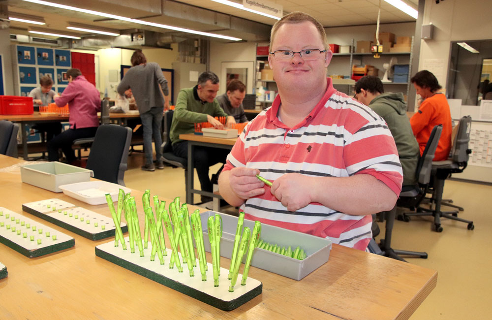 wfb fertigt ZAR Kugelschreiber