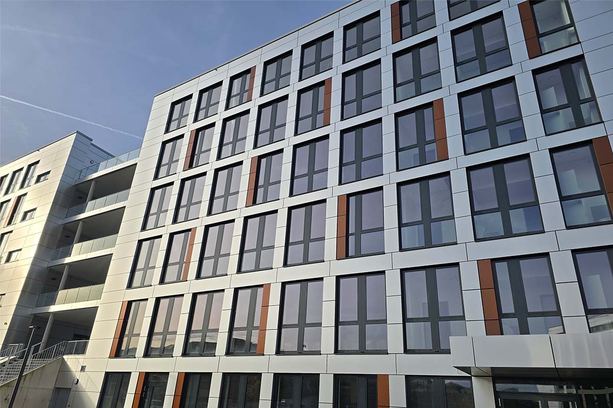 Außenansicht des modernen Gebäudes - ZAR Bochum