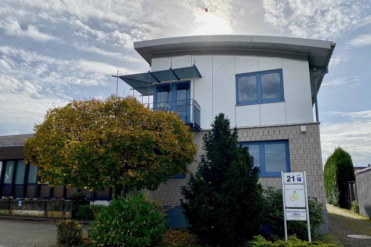 Seitenansicht des Nanz Medico Consult Gebäudes in Vinningen.